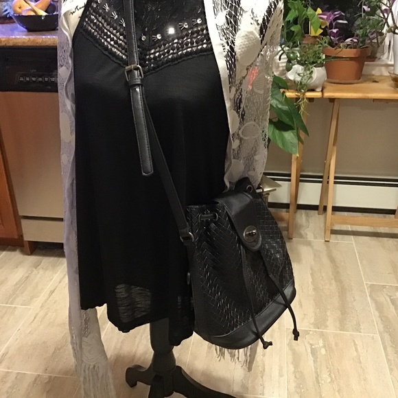 TopTen Crossbody Woven Drawstring Bucket Bag - New - Picture 9 of 10